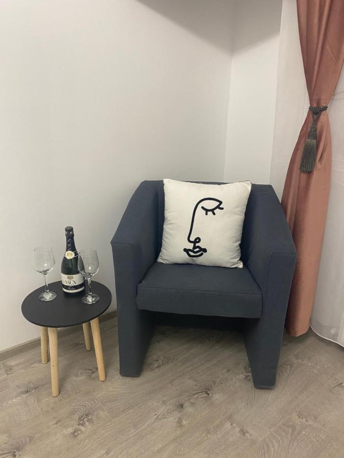 Pav-Veni, Vidi, Vici Apartment Hunedoara Bagian luar foto