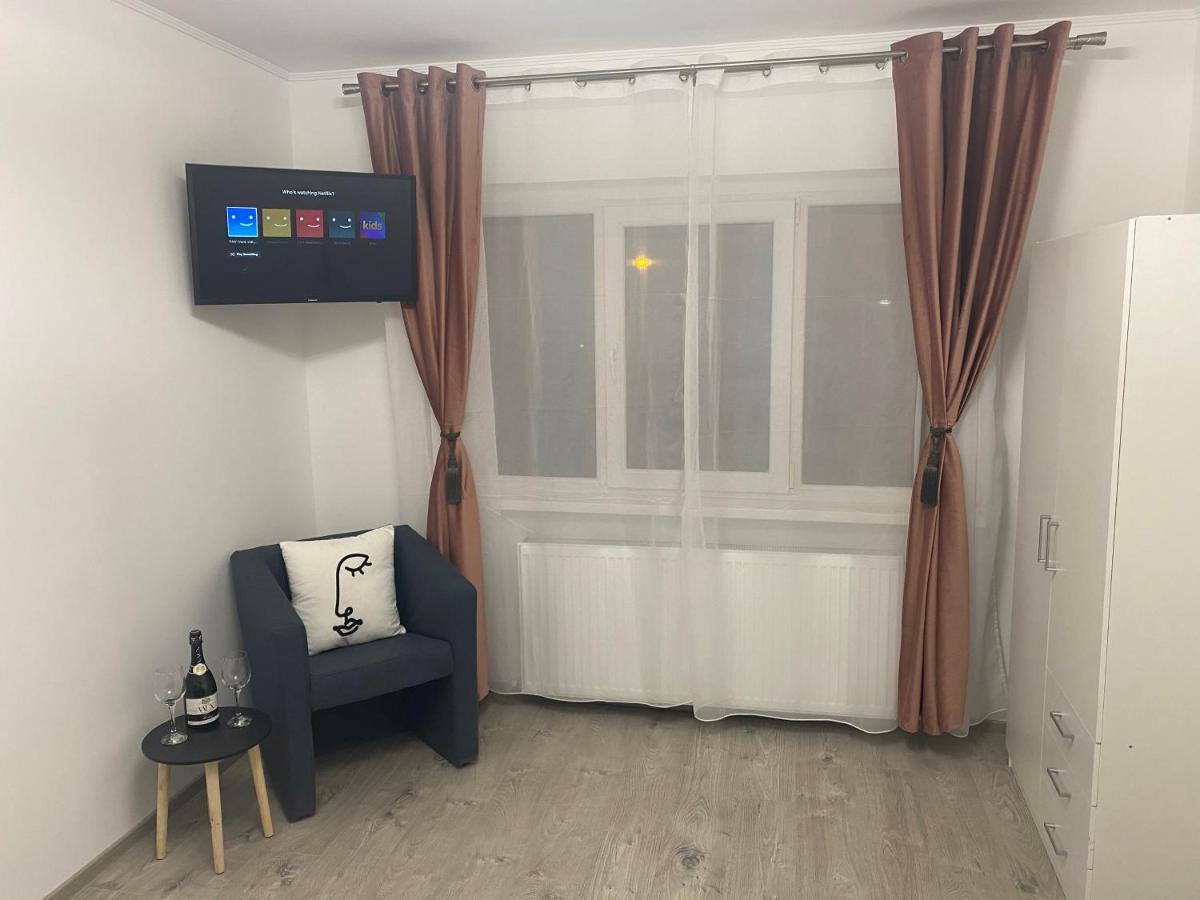 Pav-Veni, Vidi, Vici Apartment Hunedoara Bagian luar foto